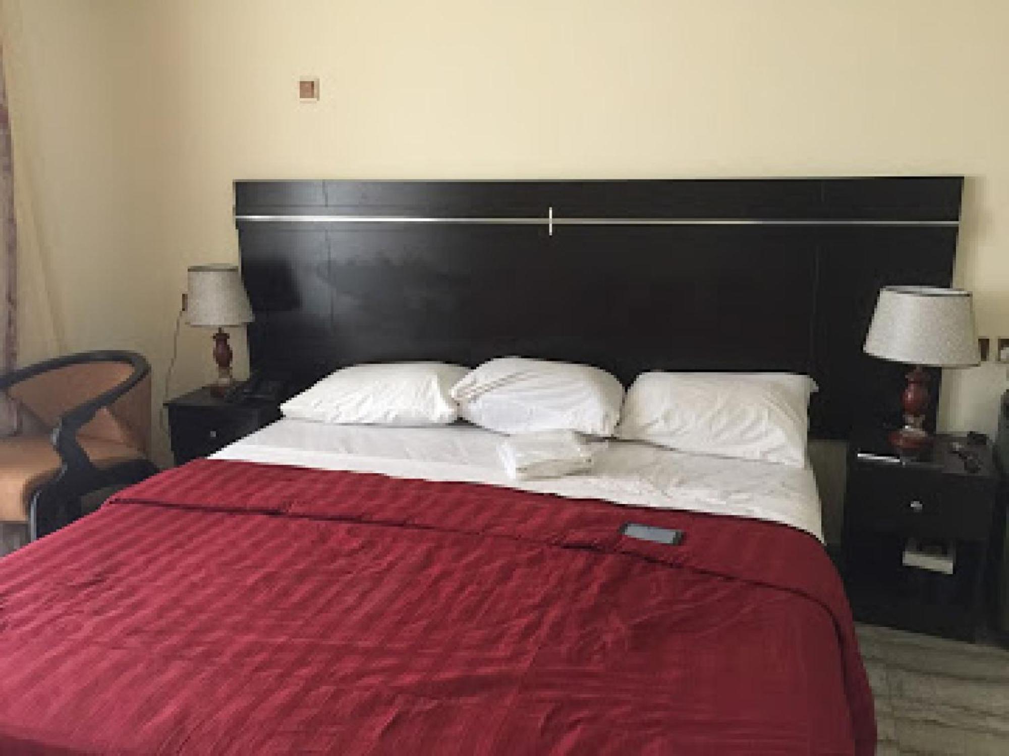 Room In Lodge - Premier Hotel-Ibadan Exterior foto